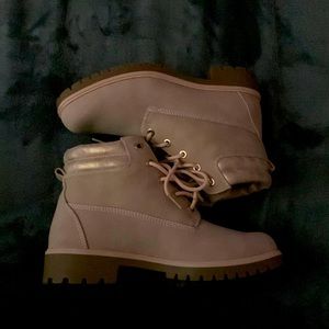 Blush pink foe sued boot
